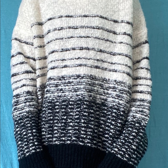 Vince Sweater - Picture 4 of 8